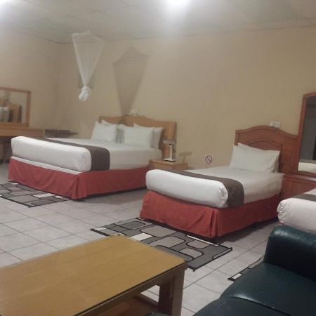 Centre Lodge Maun Exterior foto